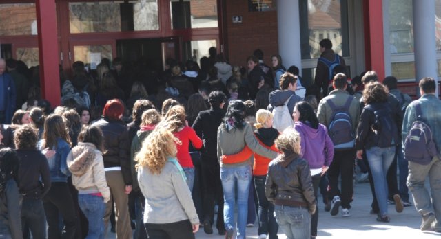 Baby boom medu ucenicama komercijalne trgovacke skole slika 259213